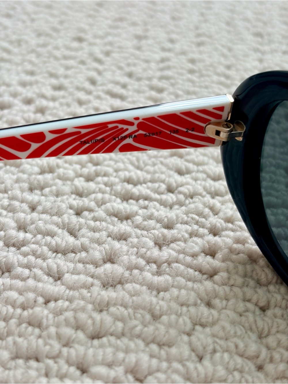 kate spade Black Polarized Sunglasses with Red Design and Green Case - Picture 7 of 11